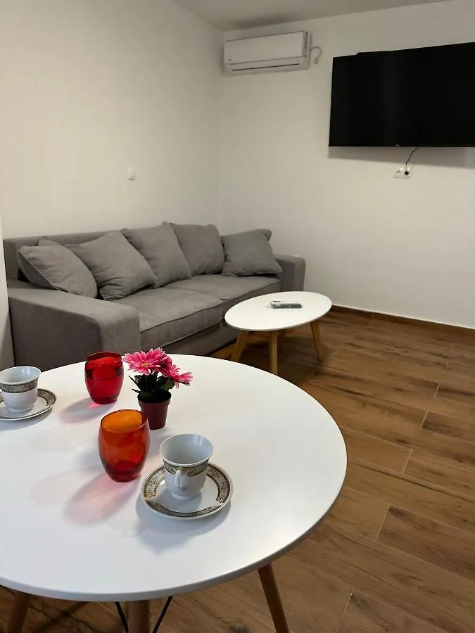 Apartment Guest House Ivan Donji Zemunik
